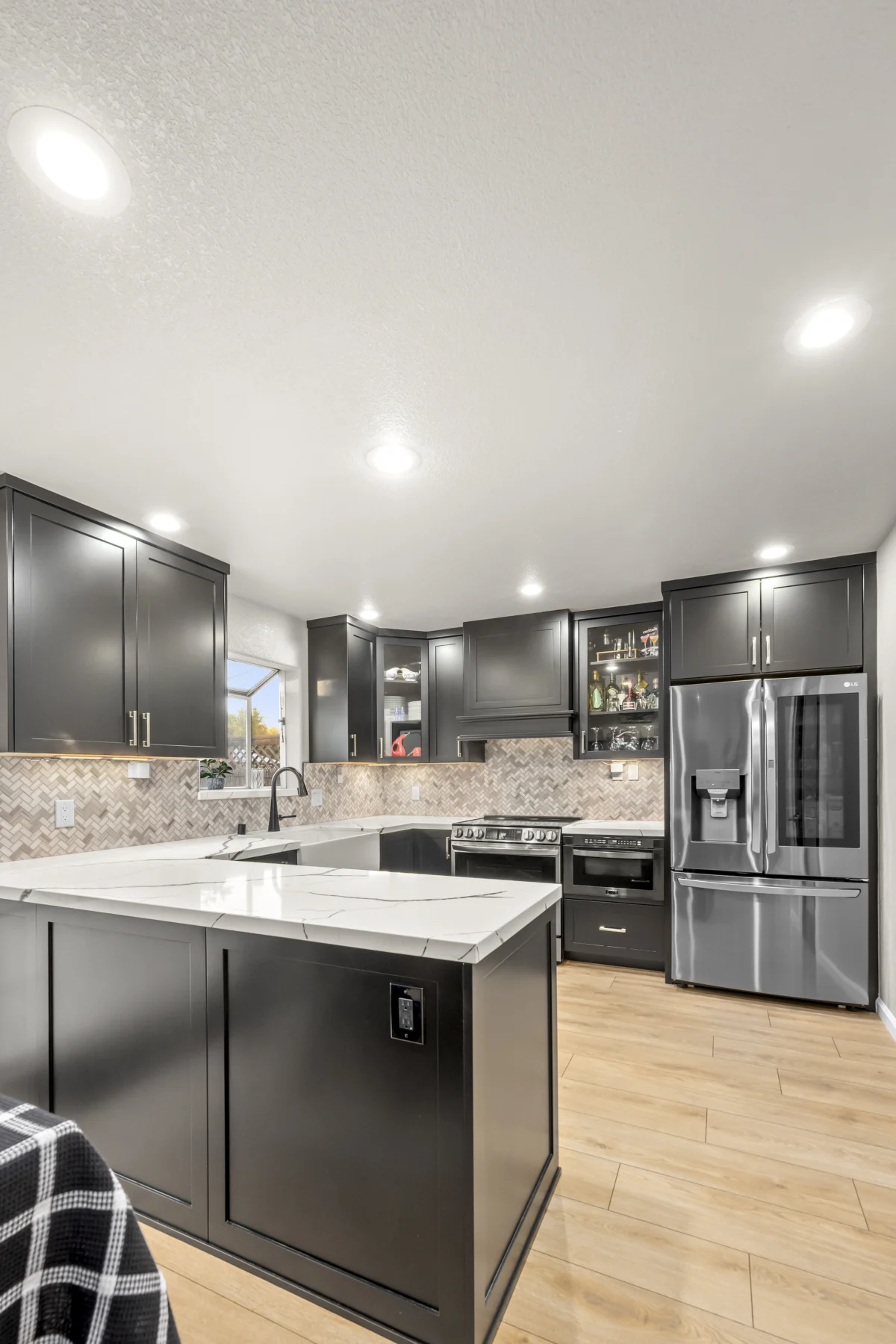 Bold Contrast Kitchen Remodel, photo 16