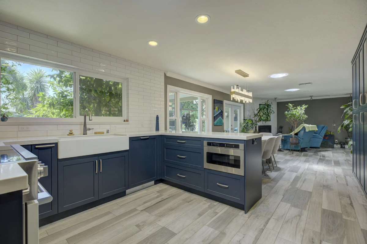 Bold and elegant kitchen transformation, photo 6