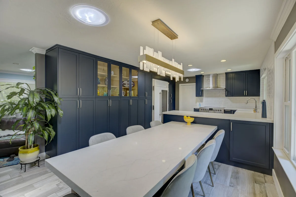 Bold and elegant kitchen transformation, photo 1