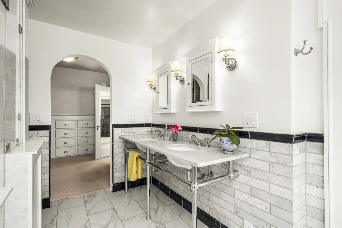 Seamless Tudor Home Addition, photo 5