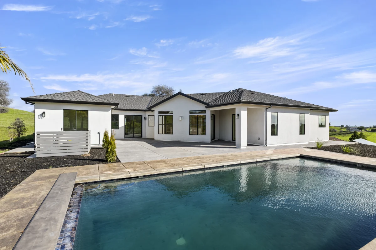 Hillside Modern Retreat, photo 11
