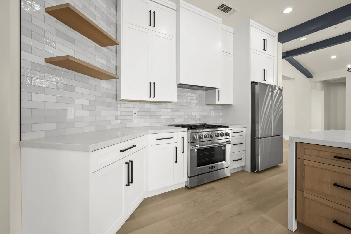 Hillside Modern Retreat, photo 25