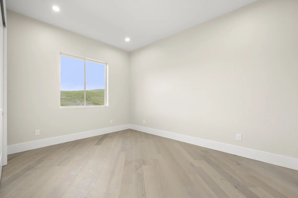 Hillside Modern Retreat, photo 30