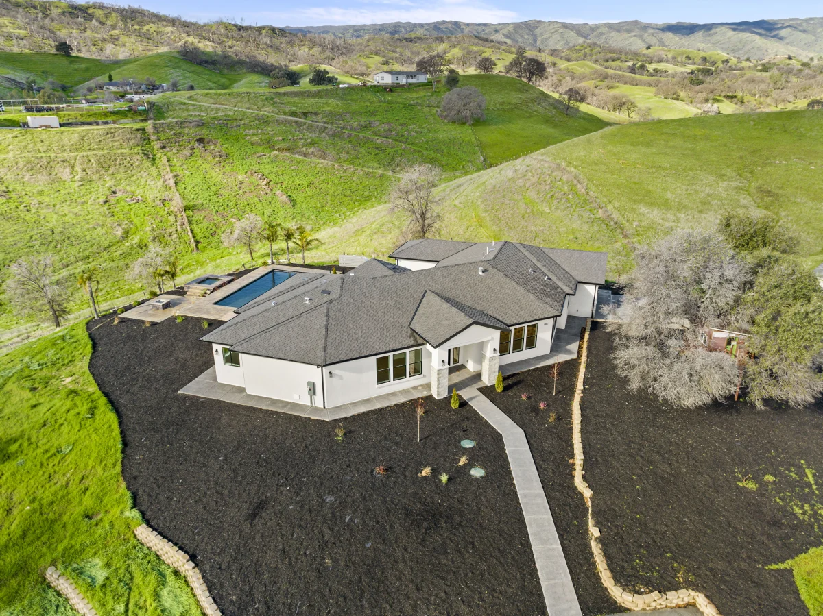 Hillside Modern Retreat, photo 46