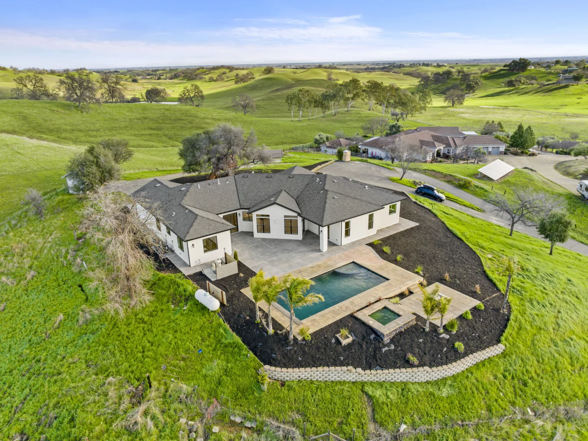 Hillside Modern Retreat, photo 50
