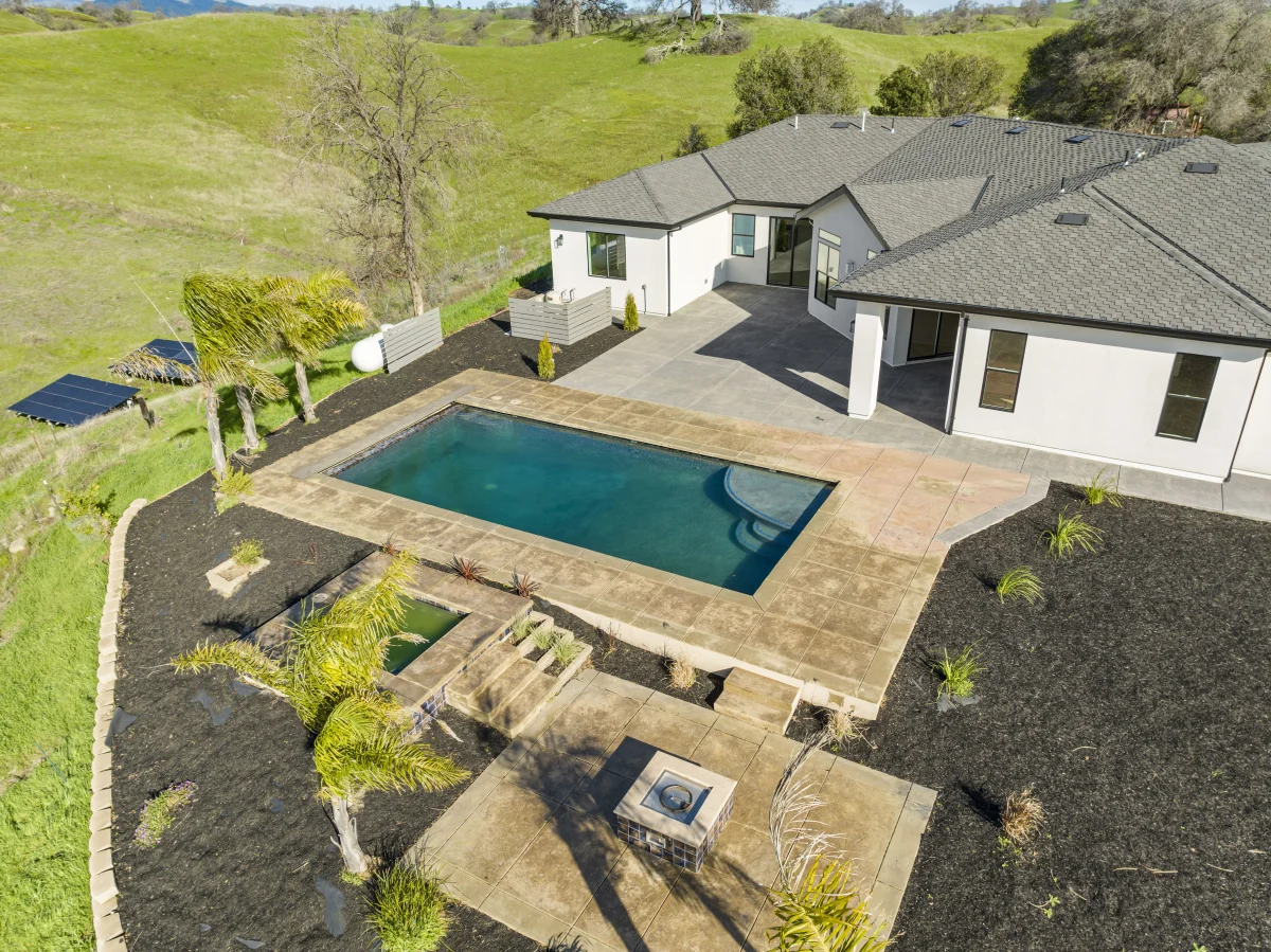 Hillside Modern Retreat, photo 53