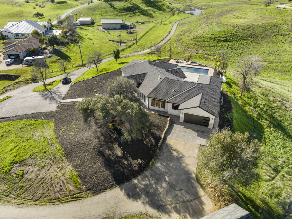 Hillside Modern Retreat, photo 57