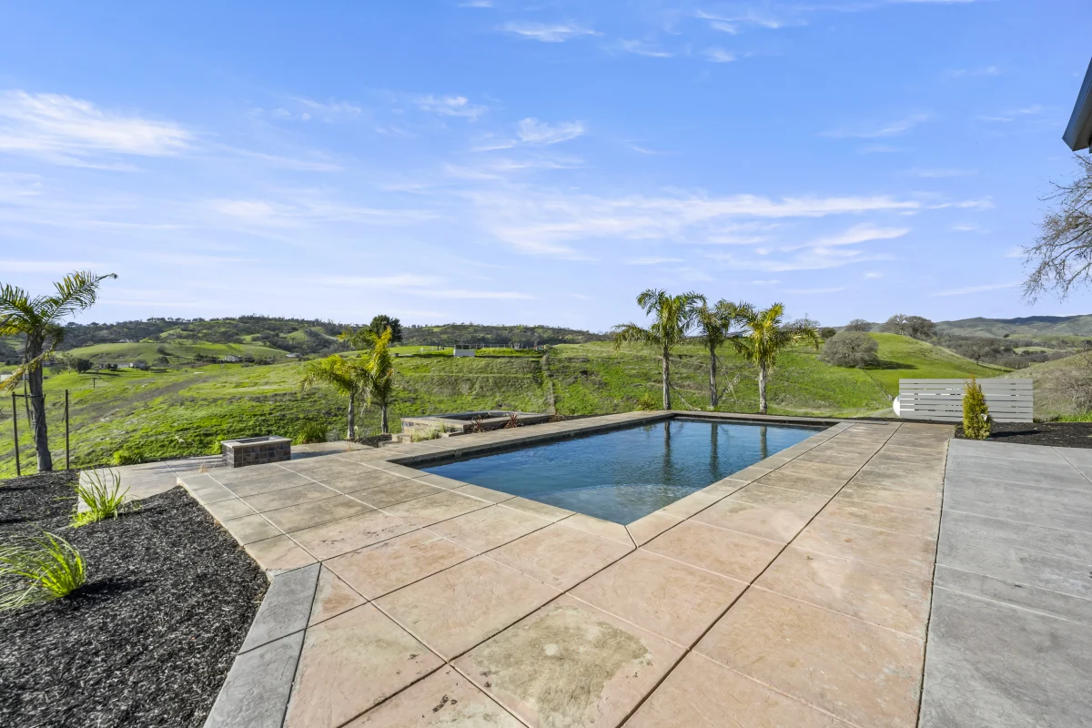 Hillside Modern Retreat, photo 9