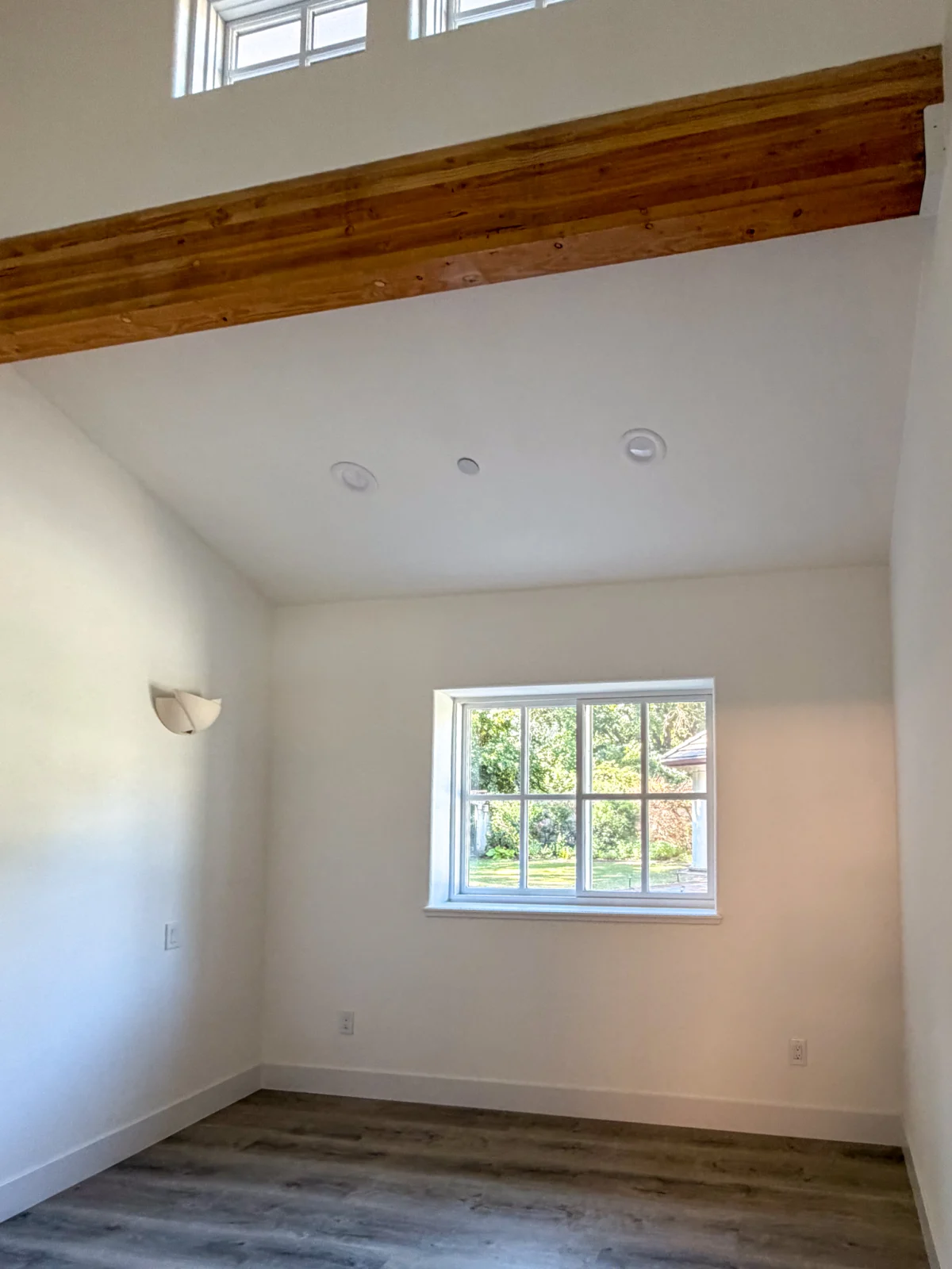 Vaulted ADU with Warm Wood Accents, photo 9