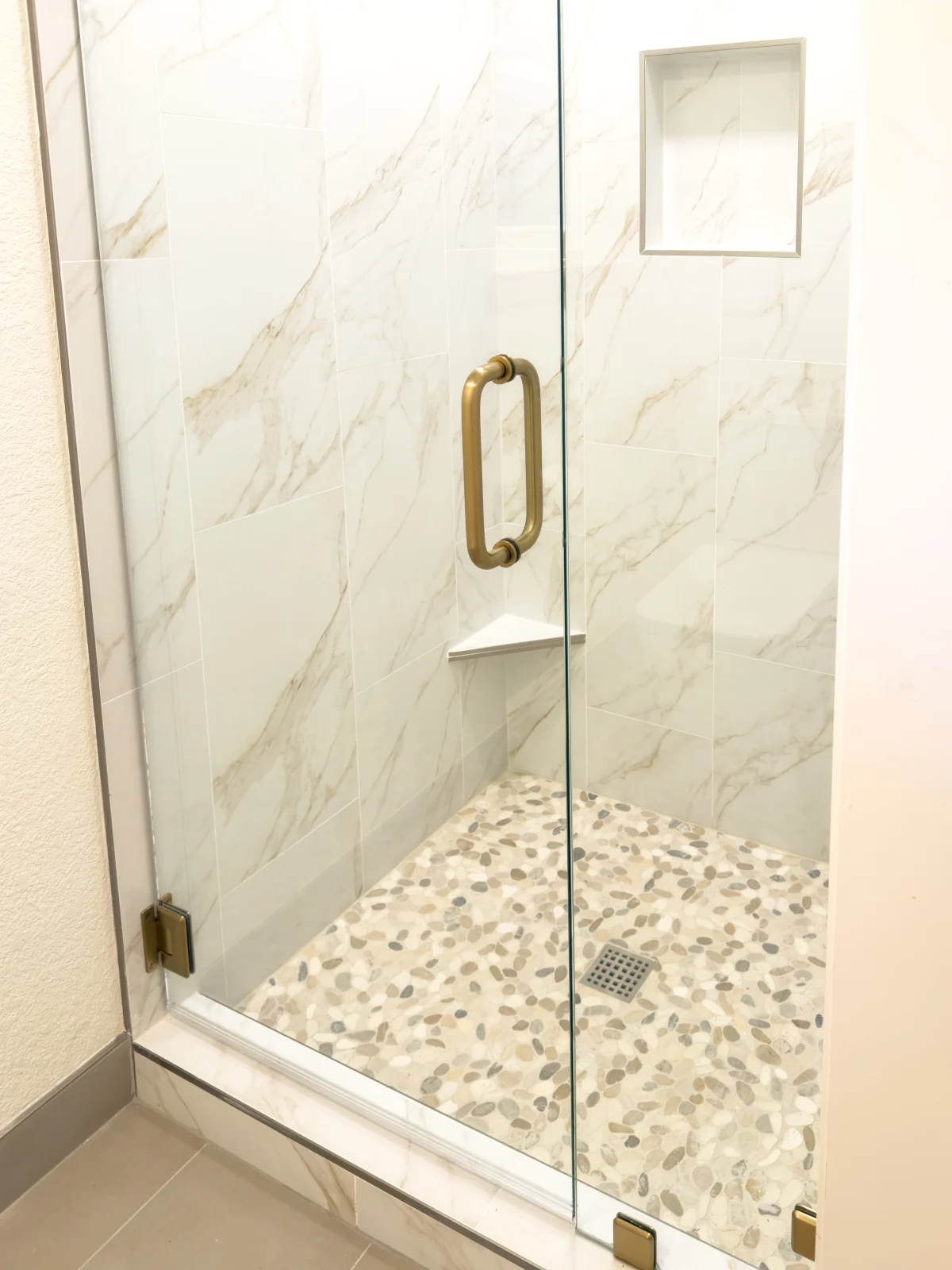 Warm Contemporary Two-Bathroom Remodel, photo 5