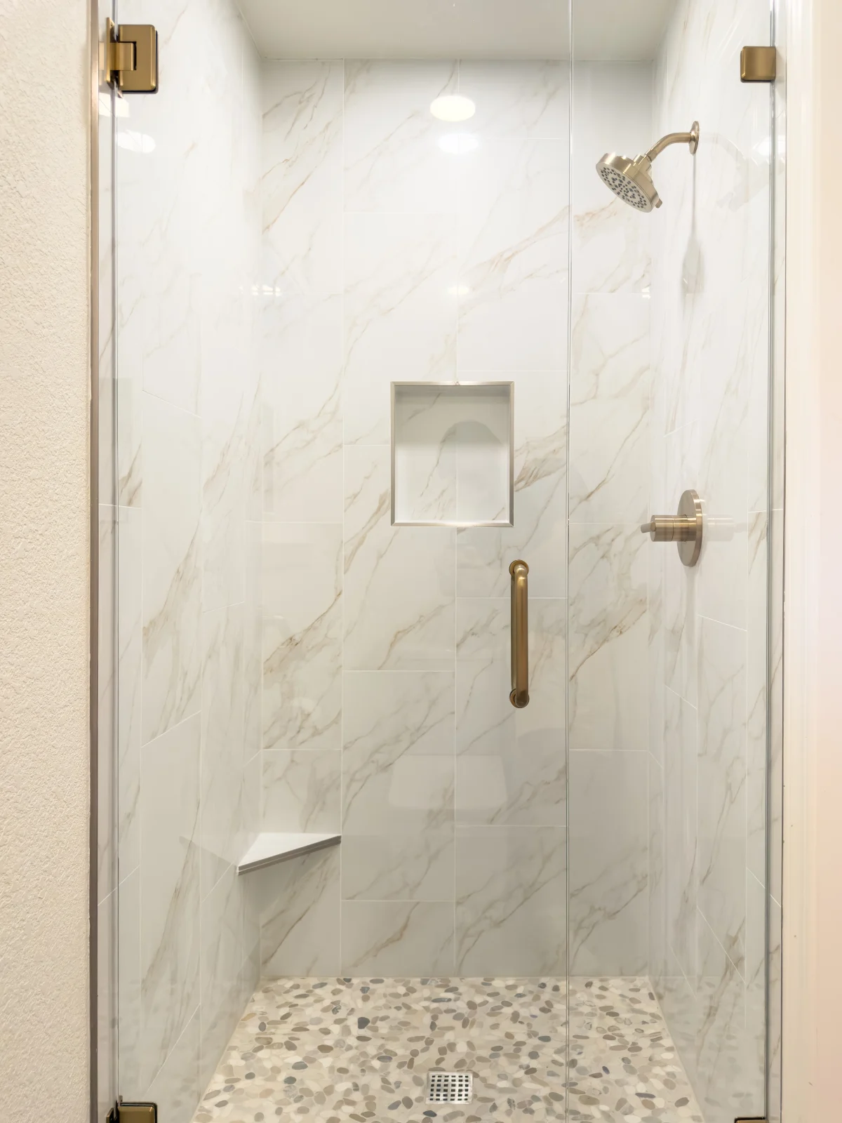Warm Contemporary Two-Bathroom Remodel, photo 7