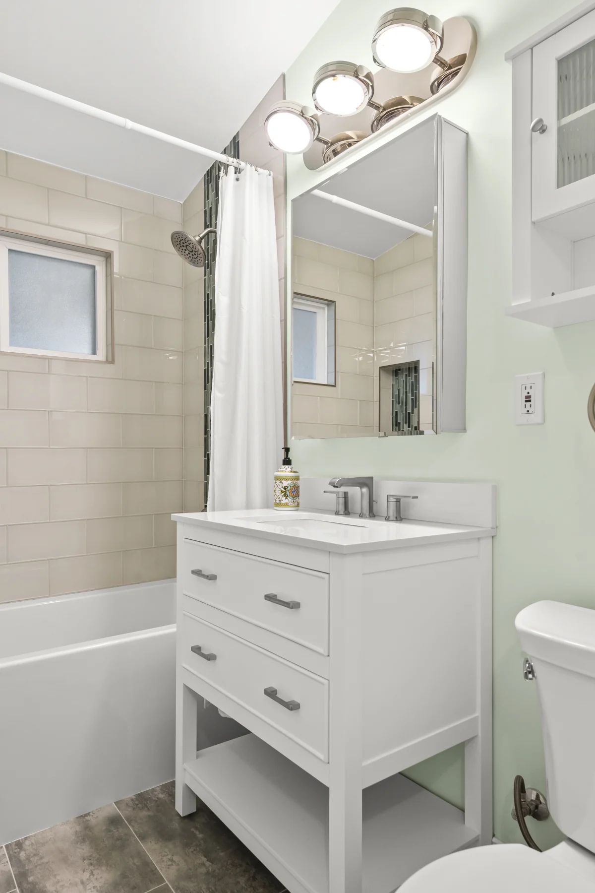 Fresh & Functional Bathroom Refresh, photo 3