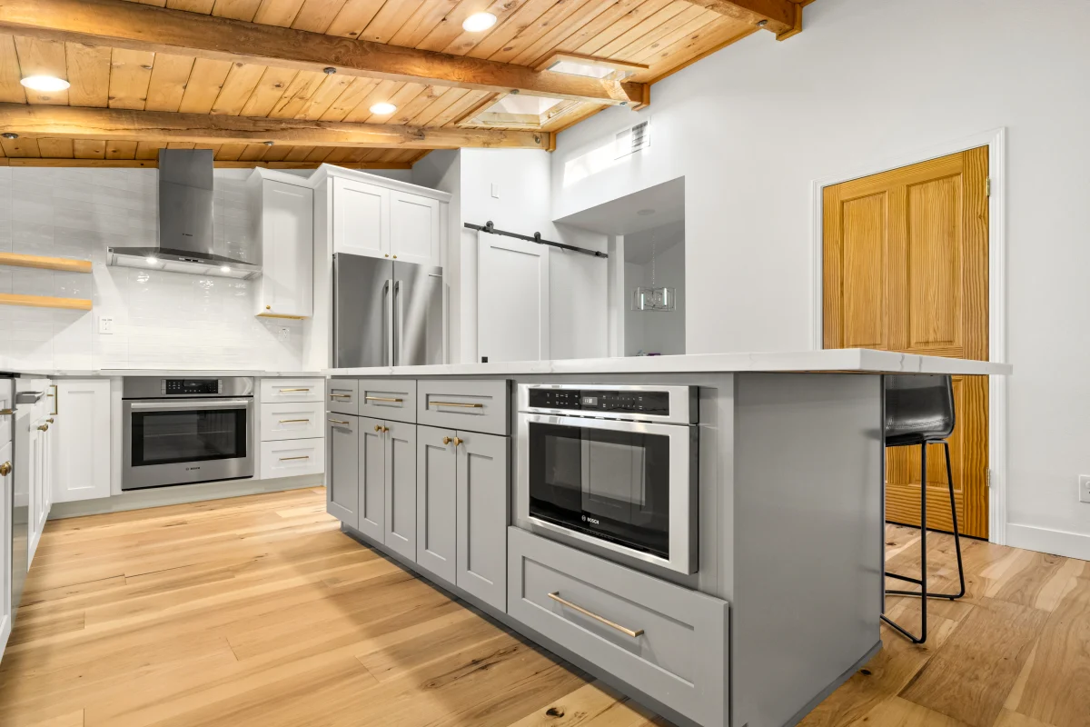 Modern Kitchen with Warm Rustic Character, photo 8