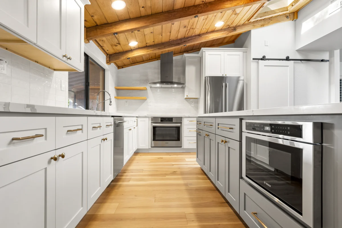 Modern Kitchen with Warm Rustic Character, photo 6