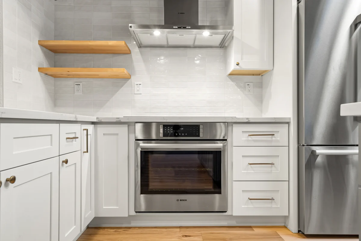 Modern Kitchen with Warm Rustic Character, photo 2