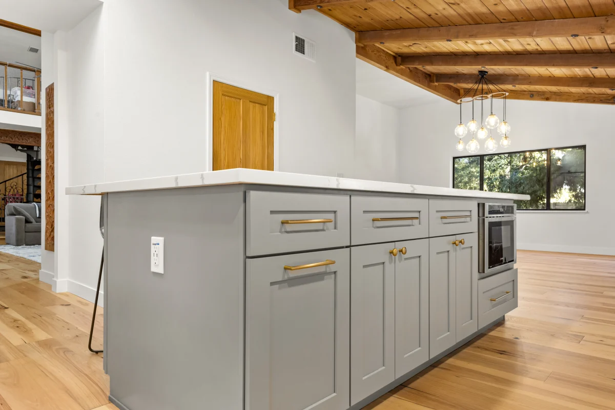 Modern Kitchen with Warm Rustic Character, photo 7
