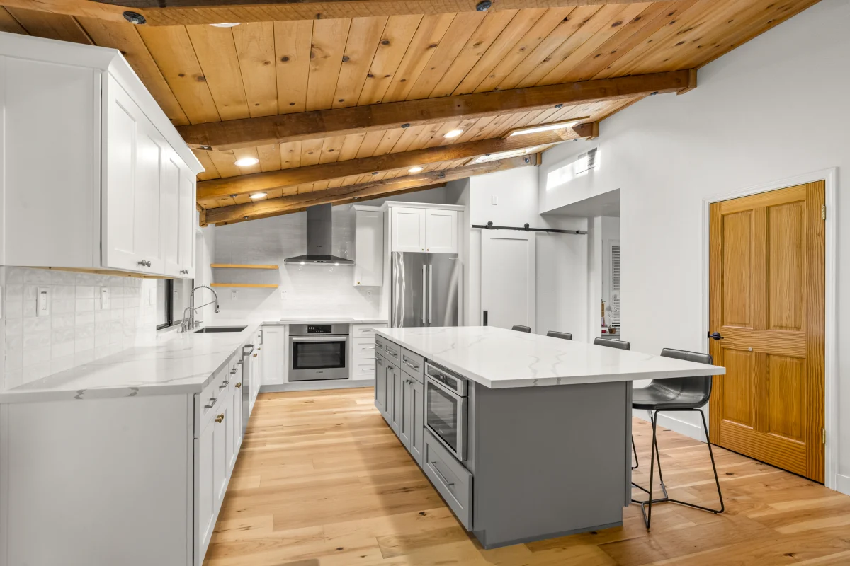 Modern Kitchen with Warm Rustic Character, photo 18