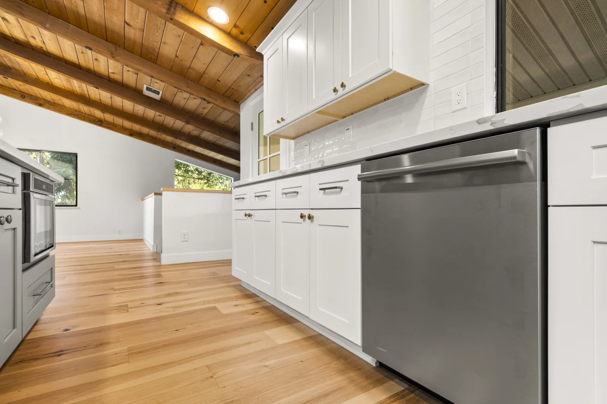 Modern Kitchen with Warm Rustic Character, photo 22