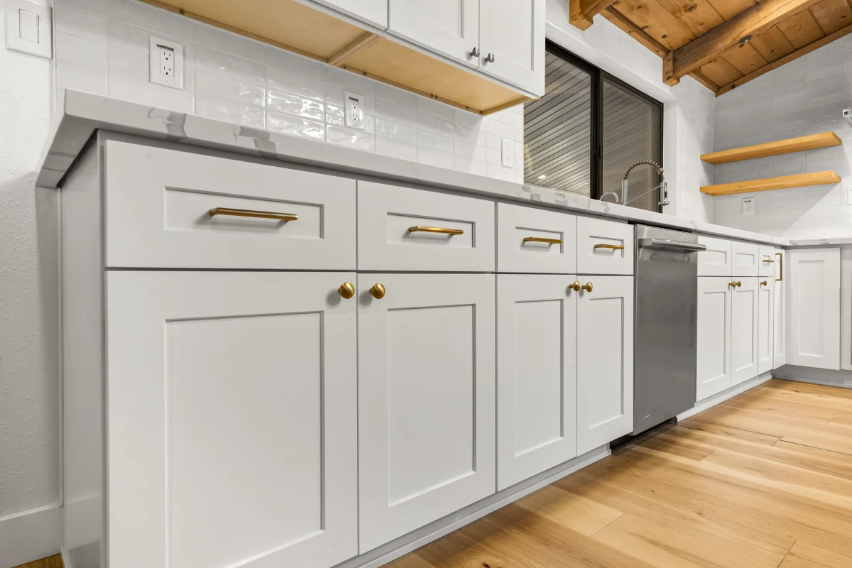 Modern Kitchen with Warm Rustic Character, photo 9