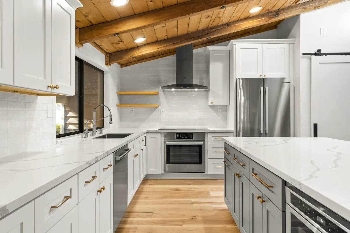 Modern Kitchen with Warm Rustic Character, photo 41