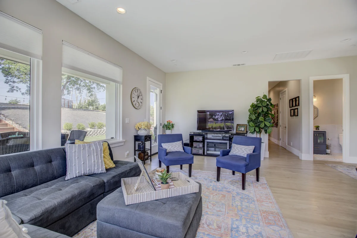Modern Estate with Private ADU, photo 31
