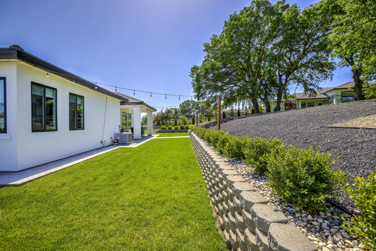 Modern Estate with Private ADU, photo 38