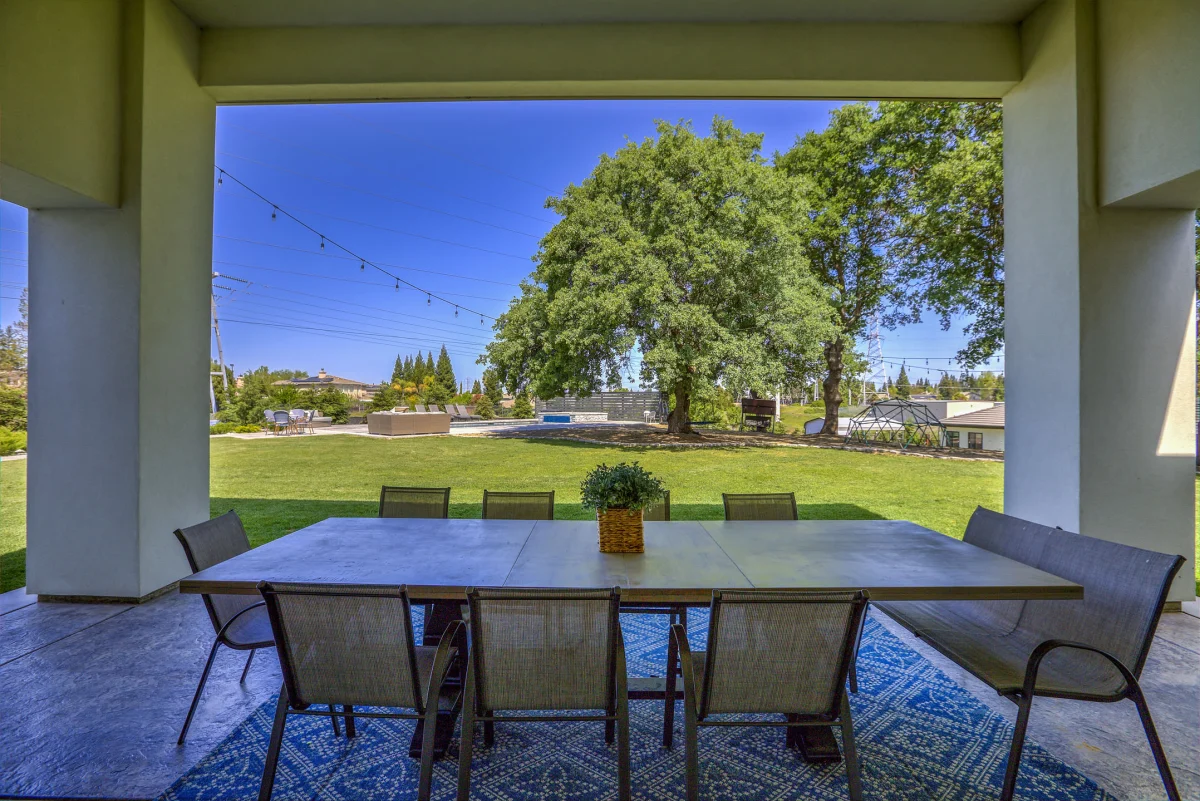 Modern Estate with Private ADU, photo 44