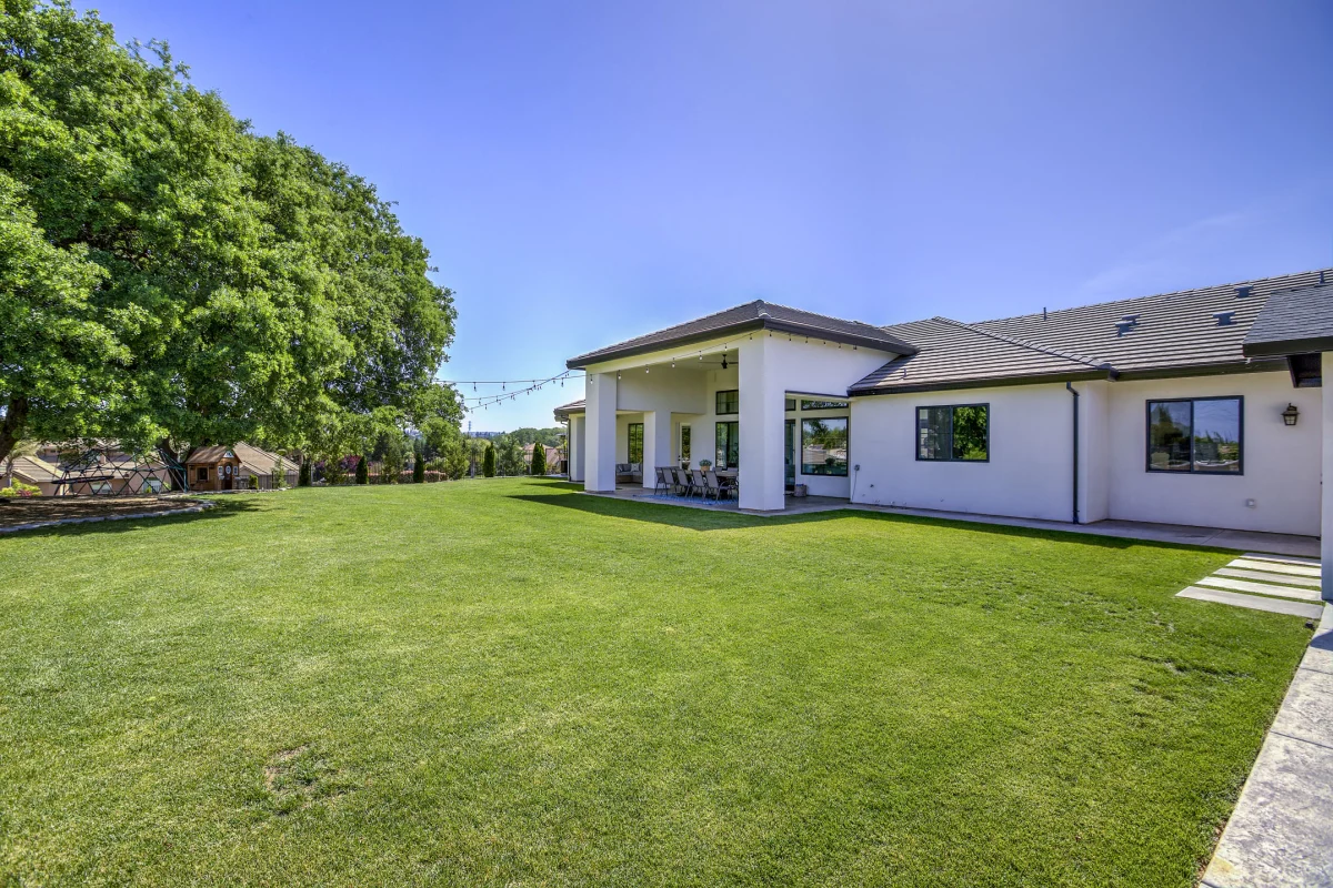 Modern Estate with Private ADU, photo 45