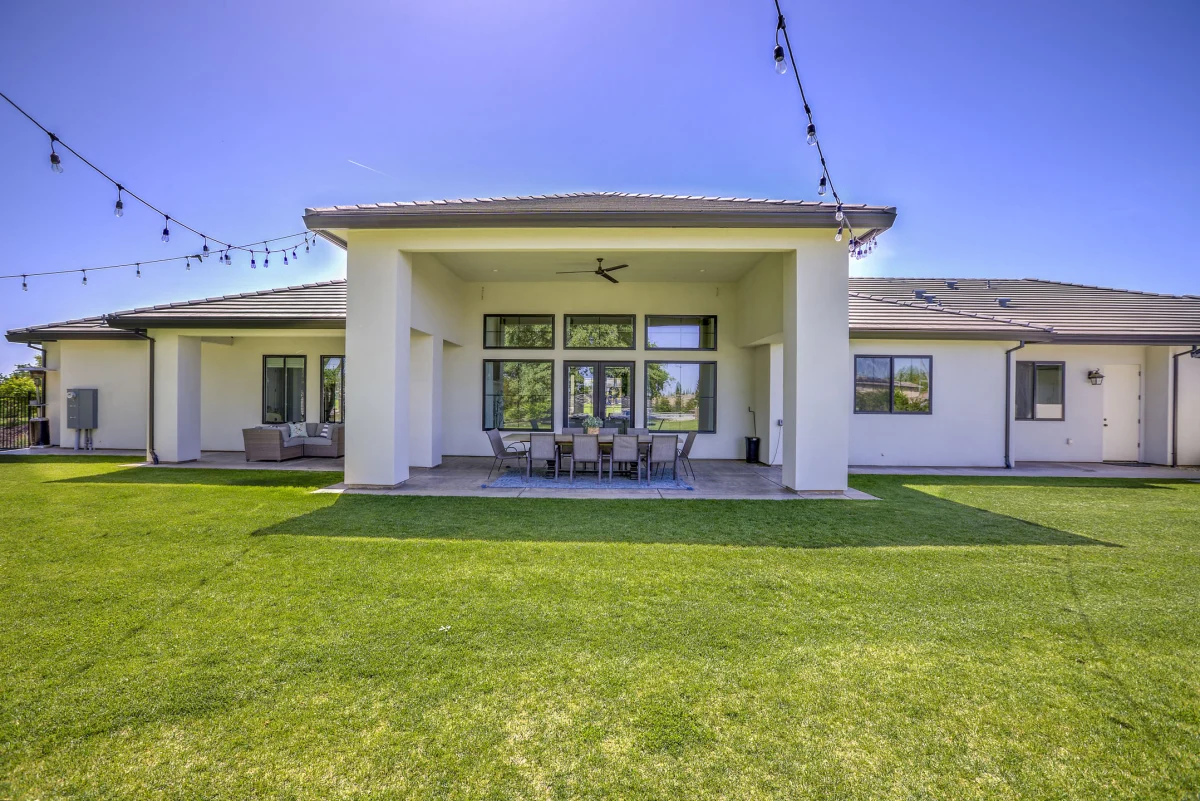 Modern Estate with Private ADU, photo 4