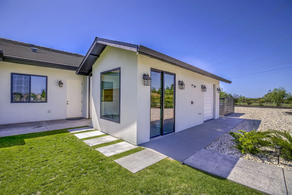 Modern Estate with Private ADU, photo 5