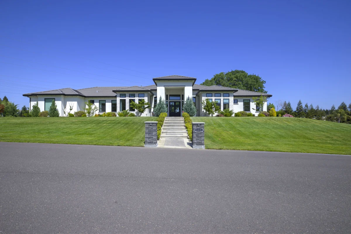 Modern Estate with Private ADU, photo 47