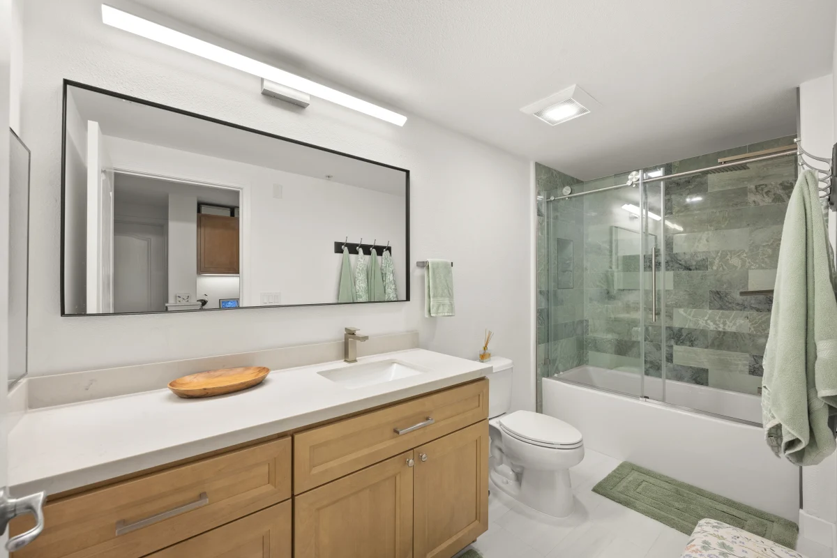 Two Bathroom Remodel with Natural Finishes, photo 12