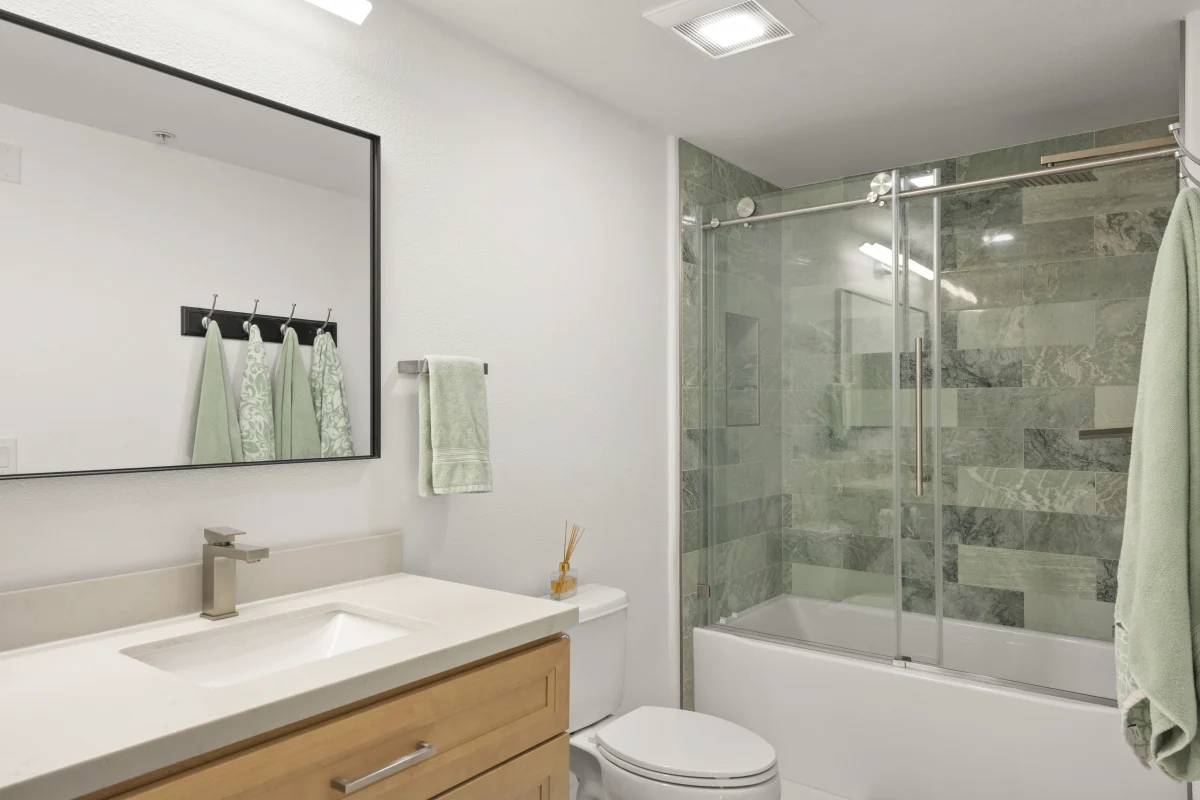 Two Bathroom Remodel with Natural Finishes, photo 21