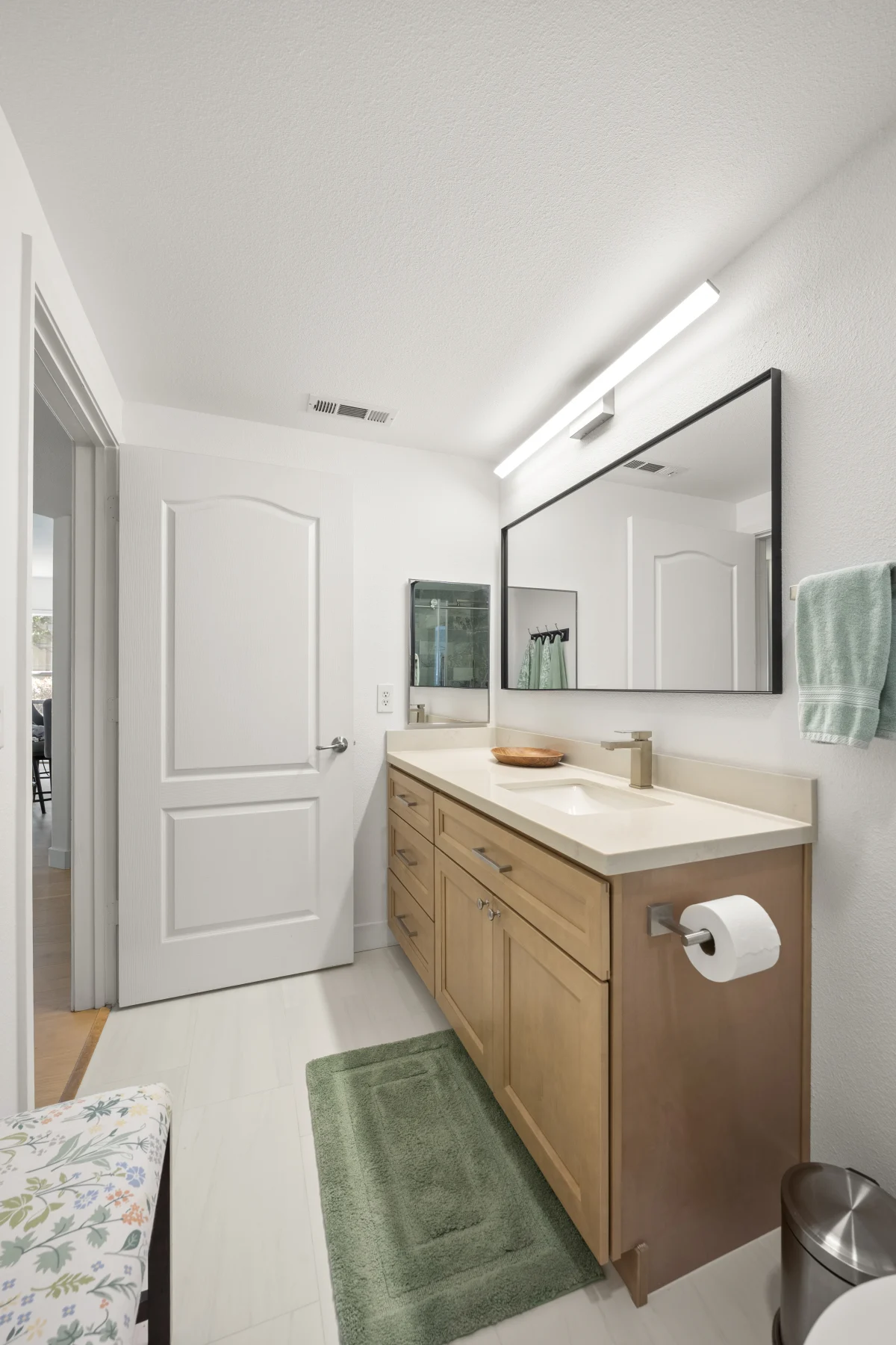 Two Bathroom Remodel with Natural Finishes, photo 35