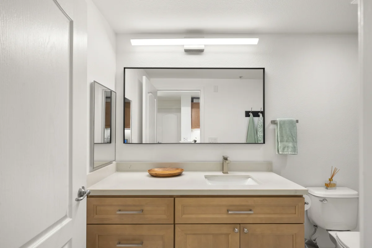 Two Bathroom Remodel with Natural Finishes, photo 18