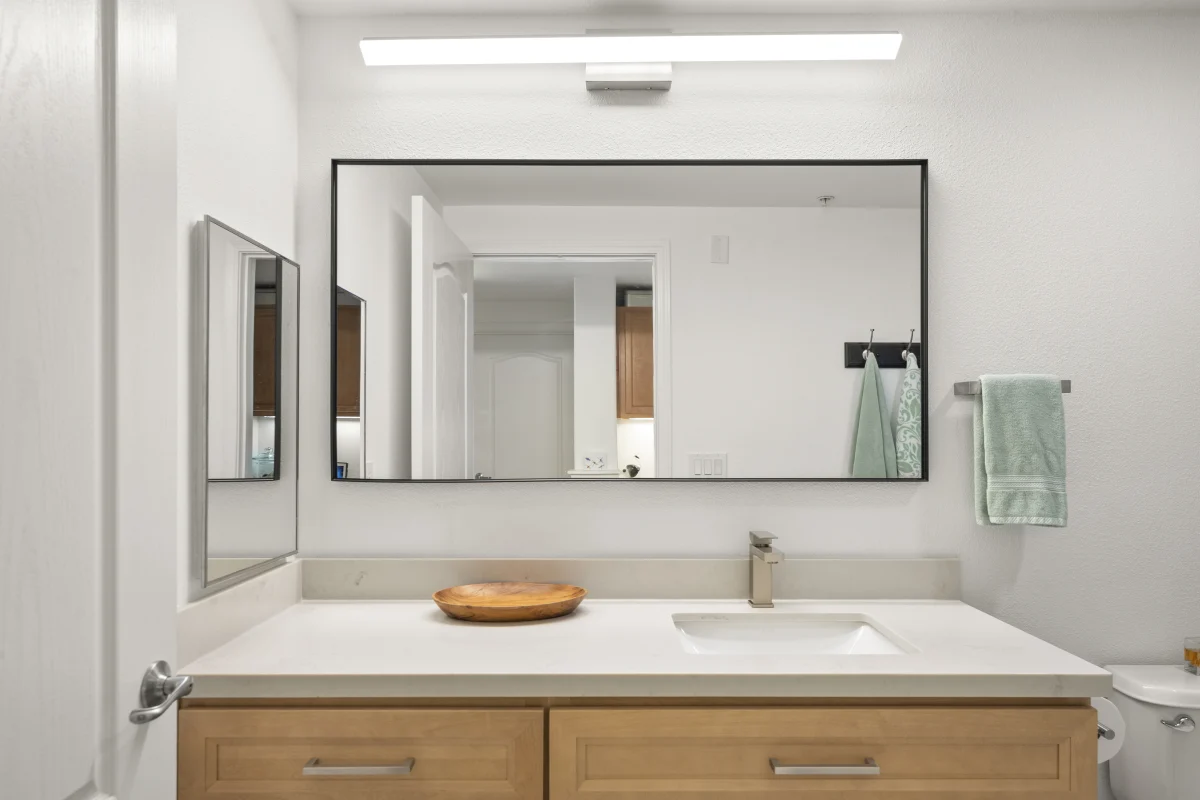Two Bathroom Remodel with Natural Finishes, photo 30