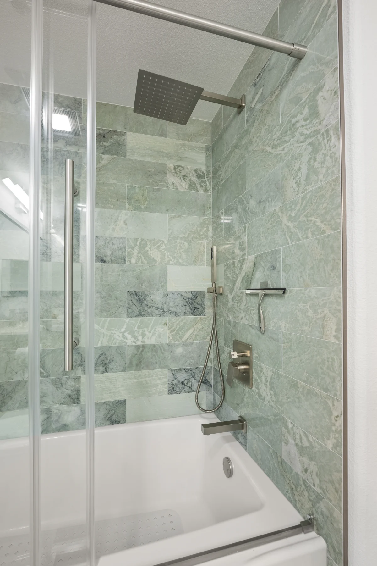 Two Bathroom Remodel with Natural Finishes, photo 3