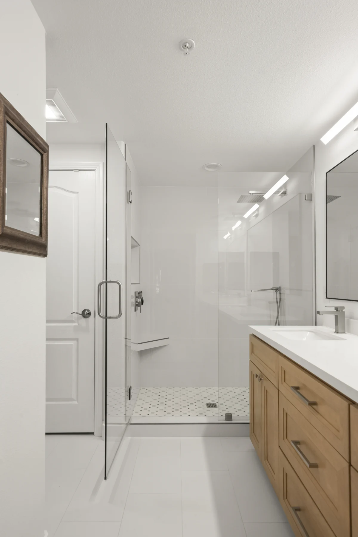 Two Bathroom Remodel with Natural Finishes, photo 7