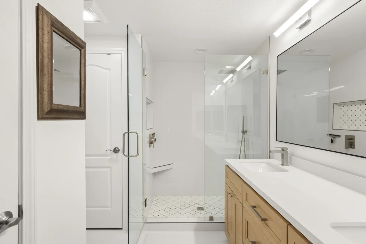 Two Bathroom Remodel with Natural Finishes, photo 24