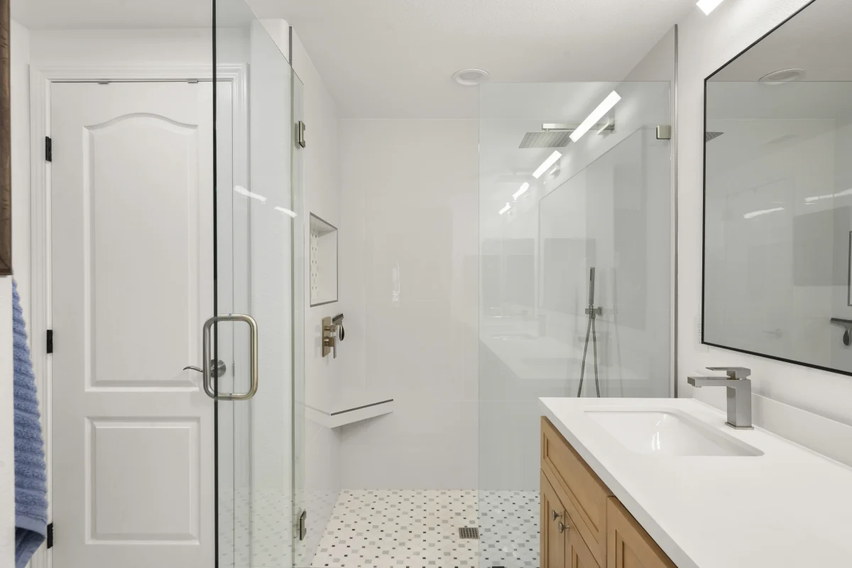 Two Bathroom Remodel with Natural Finishes, photo 31