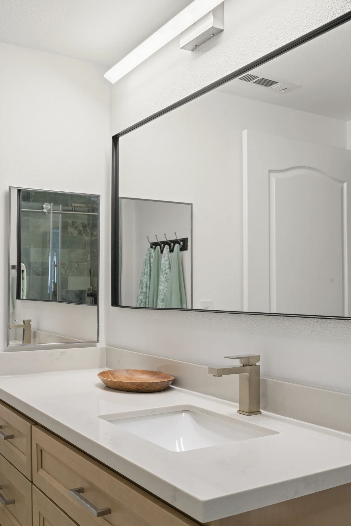 Two Bathroom Remodel with Natural Finishes, photo 20