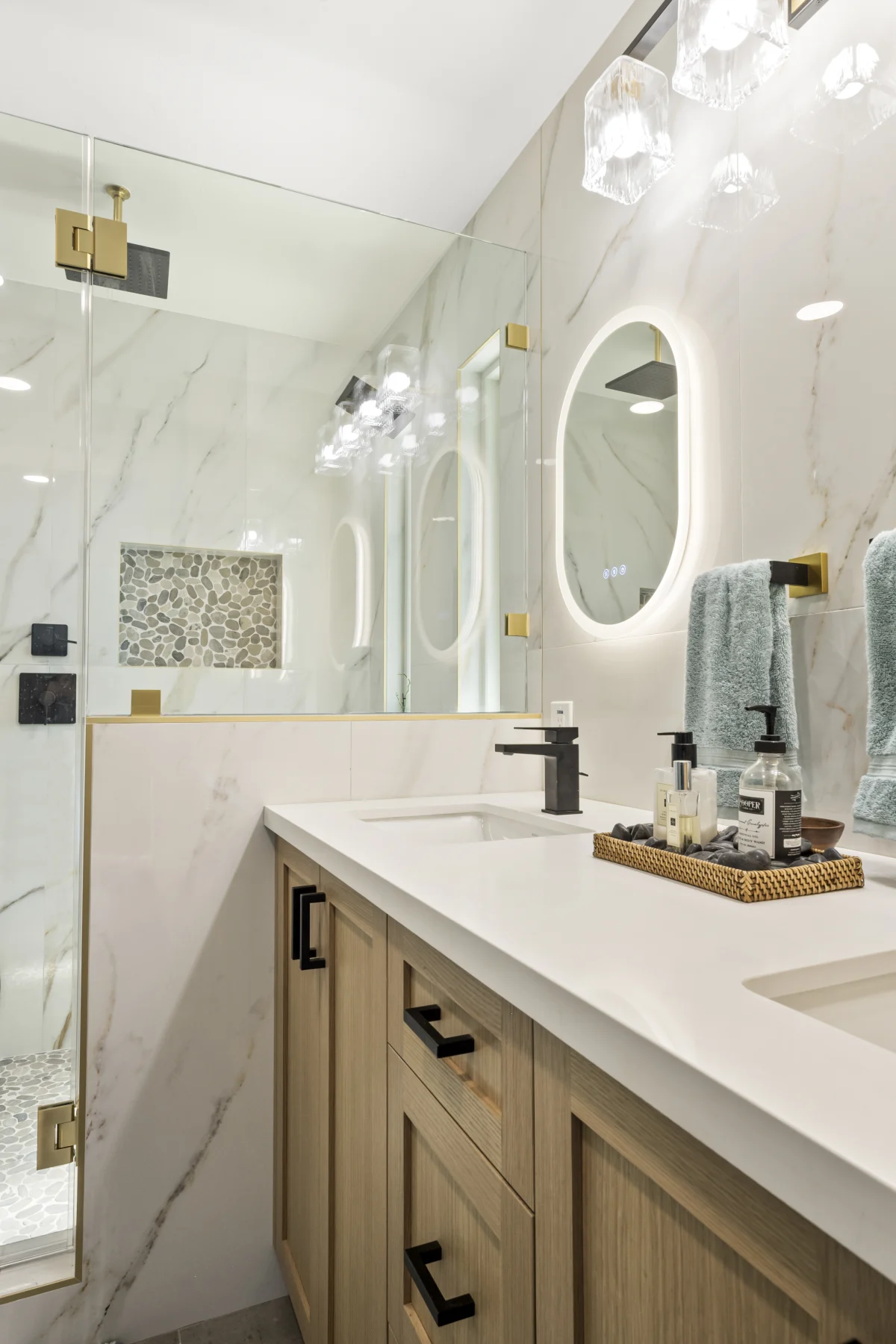 Spa-Inspired Walk-In Shower Retreat, photo 15