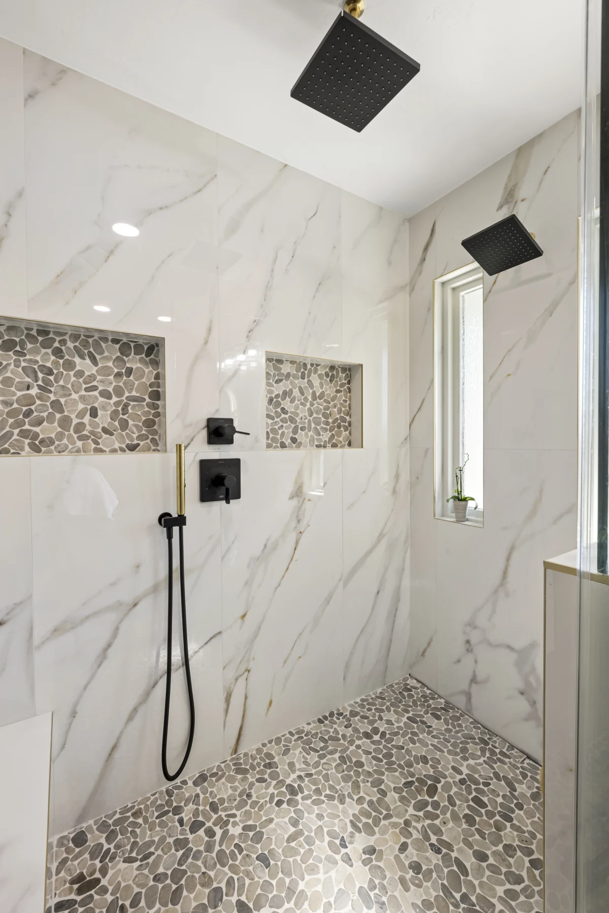 Spa-Inspired Walk-In Shower Retreat, photo 2