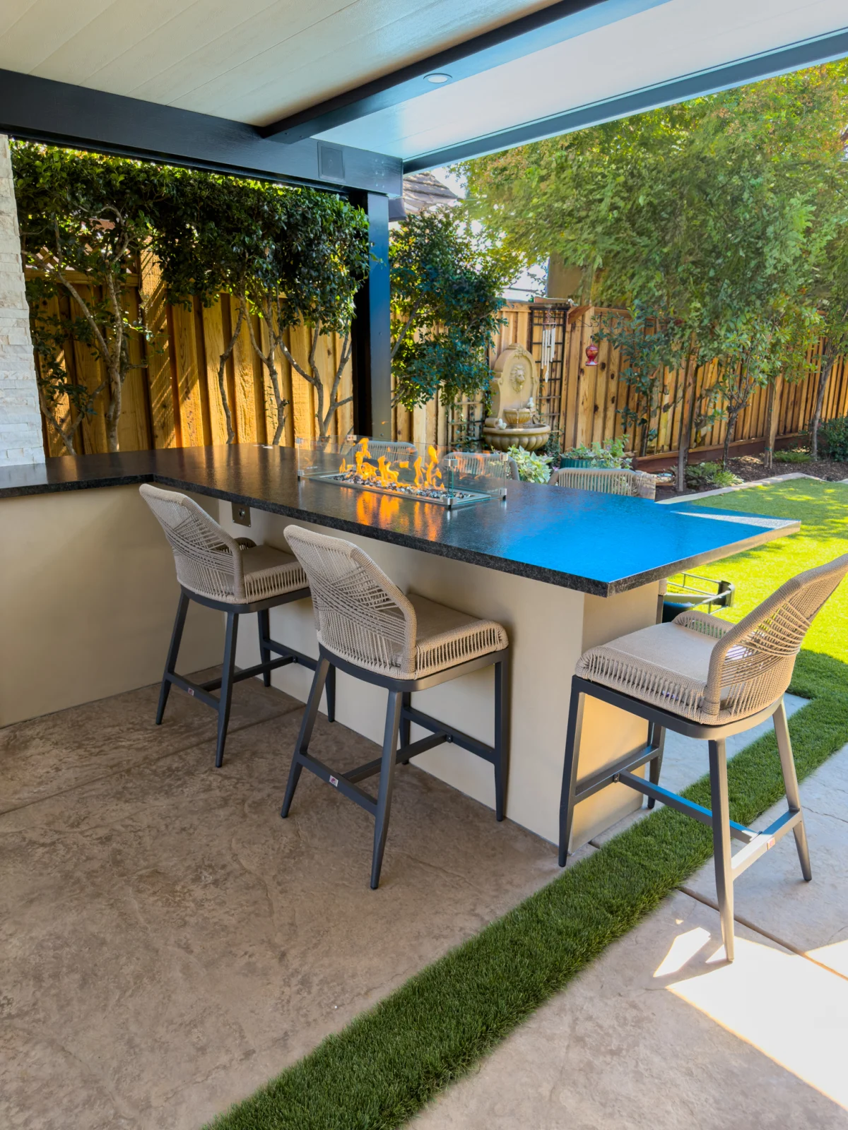 Backyard Outdoor Kitchen & Entertainment Space, photo 4
