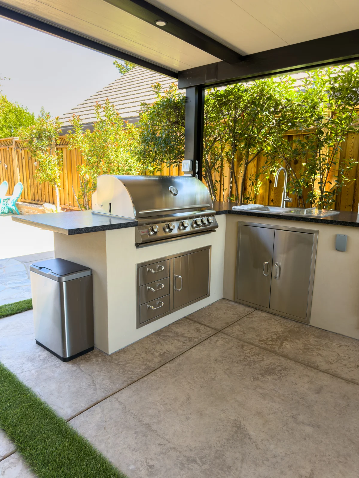 Backyard Outdoor Kitchen & Entertainment Space, photo 5