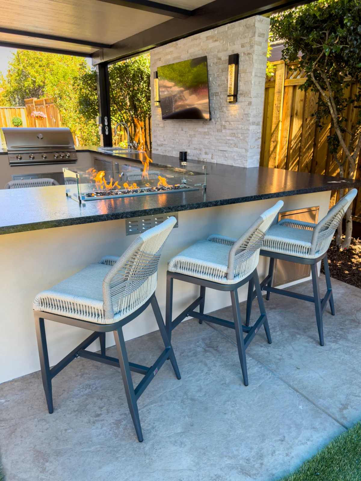 Backyard Outdoor Kitchen & Entertainment Space, photo 10