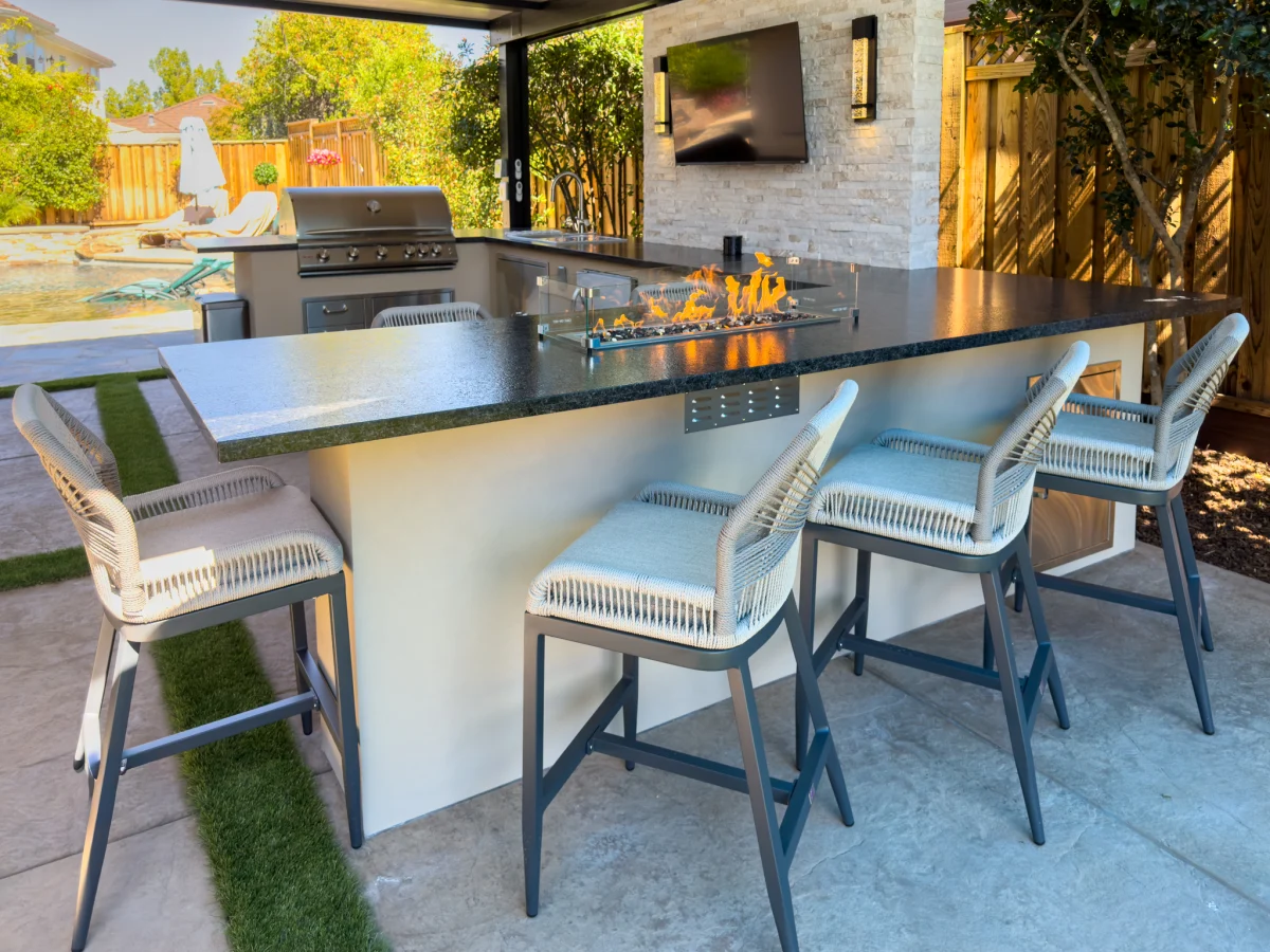 Backyard Outdoor Kitchen & Entertainment Space, photo 9