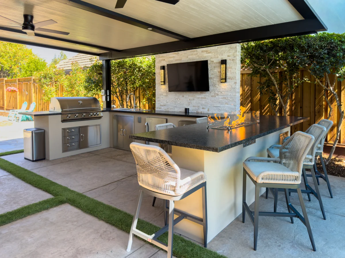 Backyard Outdoor Kitchen & Entertainment Space, photo 7