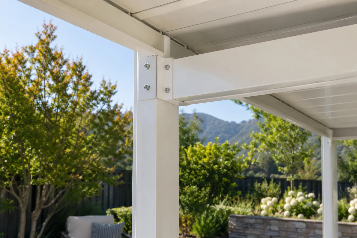 White aluminum patio post and beam connection